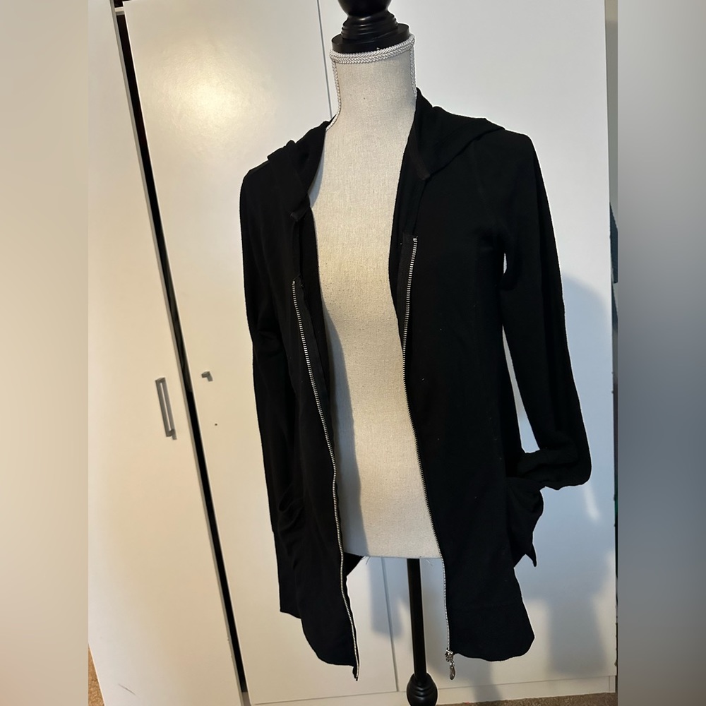 Size lg black lightweight zip up very soft